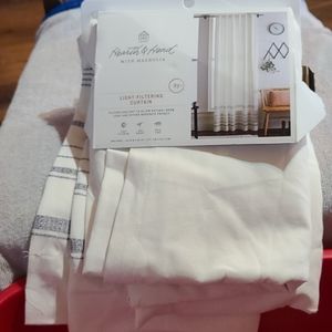 Light filtering curtain